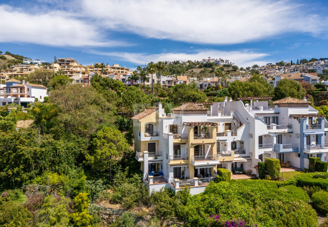 Golf-Penthouse in erster Reihe mit atemberaubendem Meer-, Golf- und Seeblick