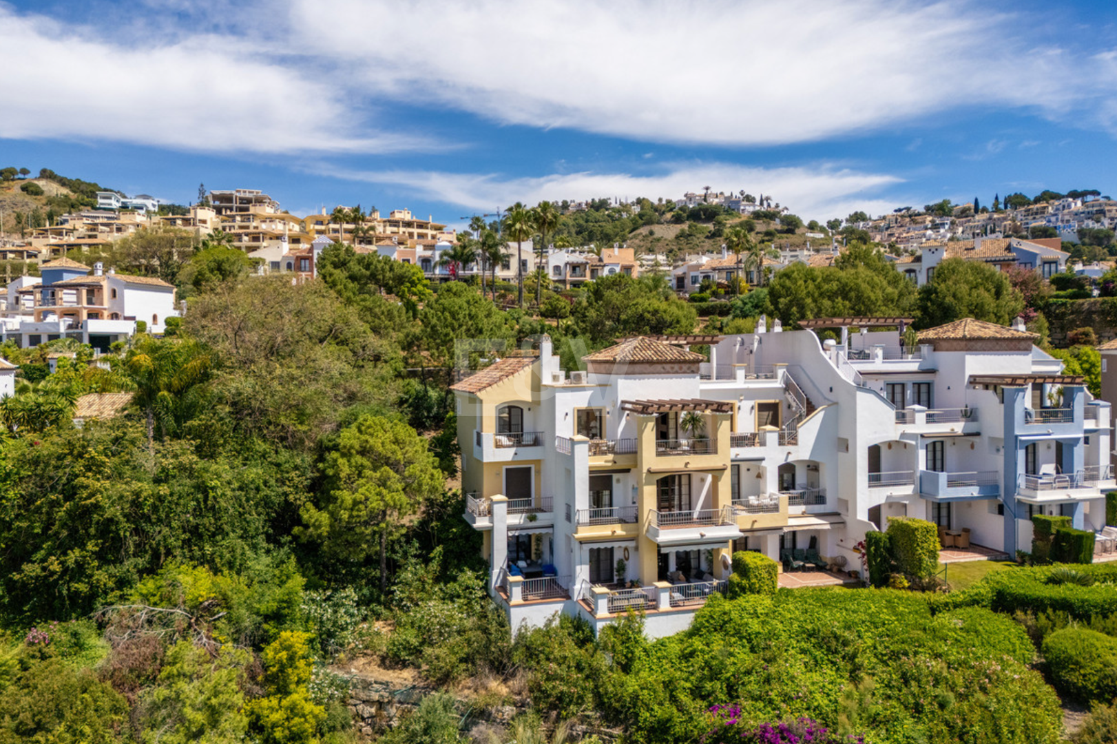 Golf-Penthouse in erster Reihe mit atemberaubendem Meer-, Golf- und Seeblick