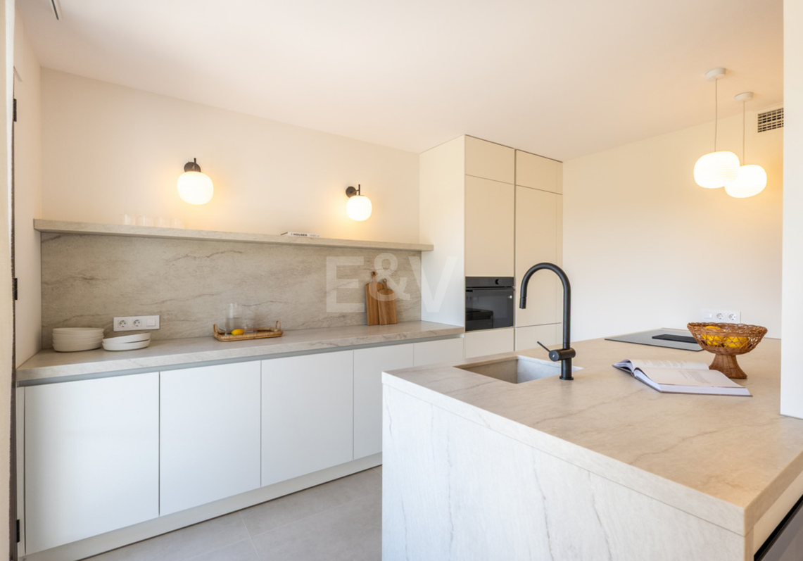 Frontline Golf Penthouse with Stunning Sea, Golf and Lake Views