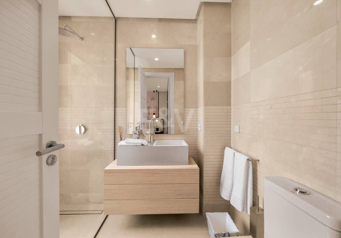 Luxus-Apartment in El Retiro de Nagüeles an der Goldenen Meile mit Meerblick und Designer-Interieurs