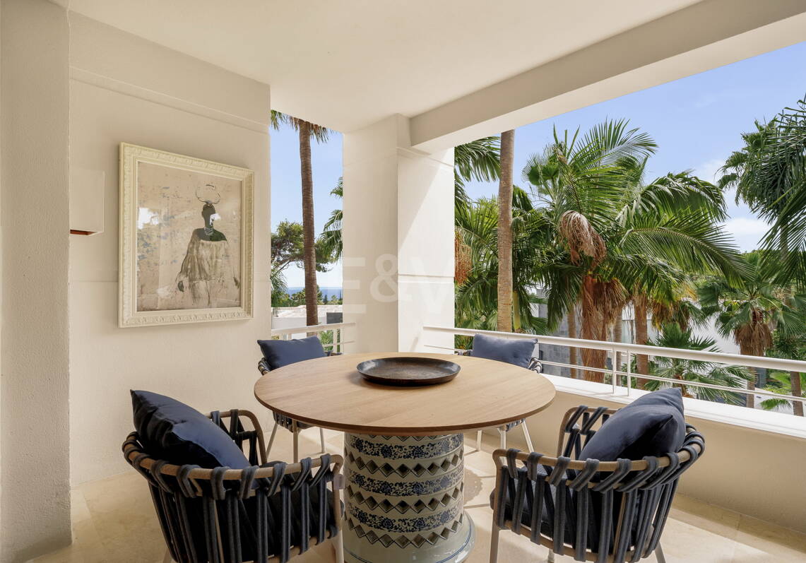 Luxus-Apartment in El Retiro de Nagüeles an der Goldenen Meile mit Meerblick und Designer-Interieurs