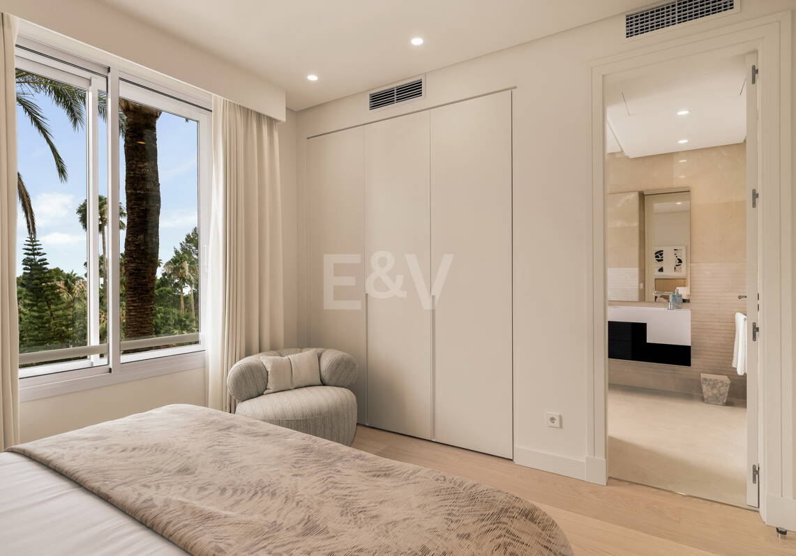 Luxus-Apartment in El Retiro de Nagüeles an der Goldenen Meile mit Meerblick und Designer-Interieurs