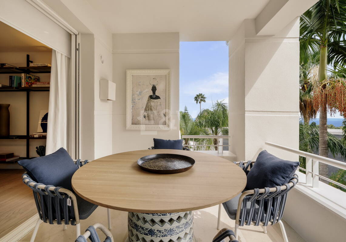 Luxus-Apartment in El Retiro de Nagüeles an der Goldenen Meile mit Meerblick und Designer-Interieurs