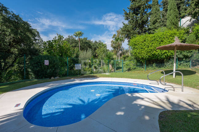 Ático con vistas al mar y licencia de alquiler vacacional en Cabopino