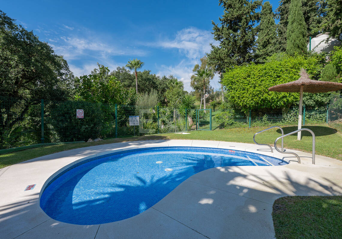 Ático con vistas al mar y licencia de alquiler vacacional en Cabopino