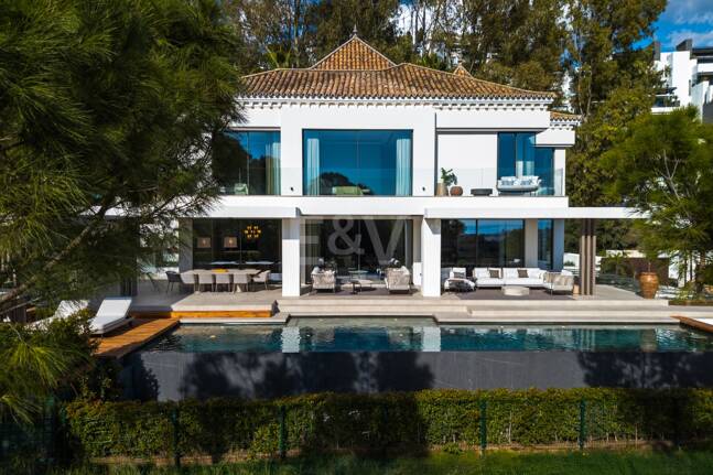 Exceptional ville with panoramic views in El Herrojo, La Quinta