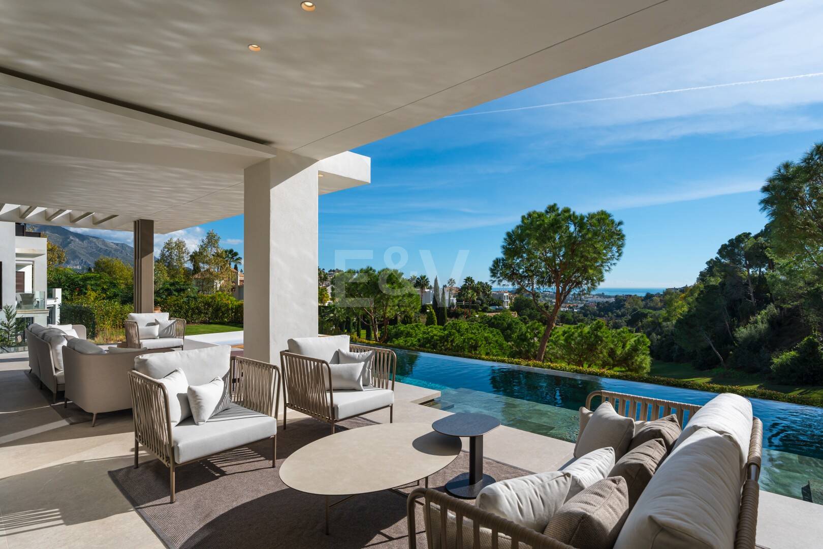 Exceptional ville with panoramic views in El Herrojo, La Quinta