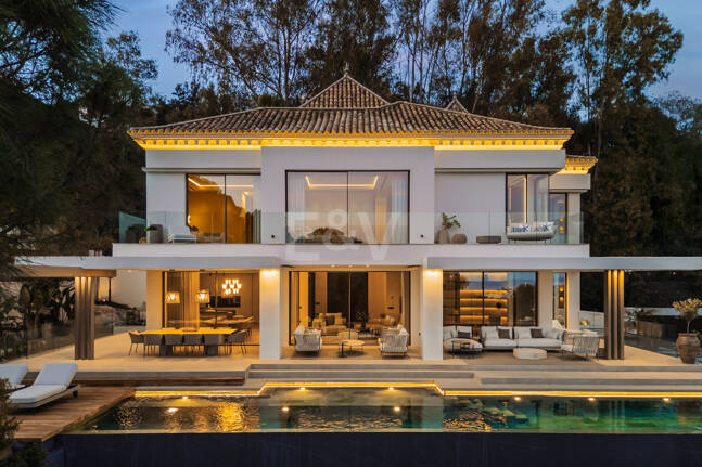 Exceptional ville with panoramic views in El Herrojo, La Quinta