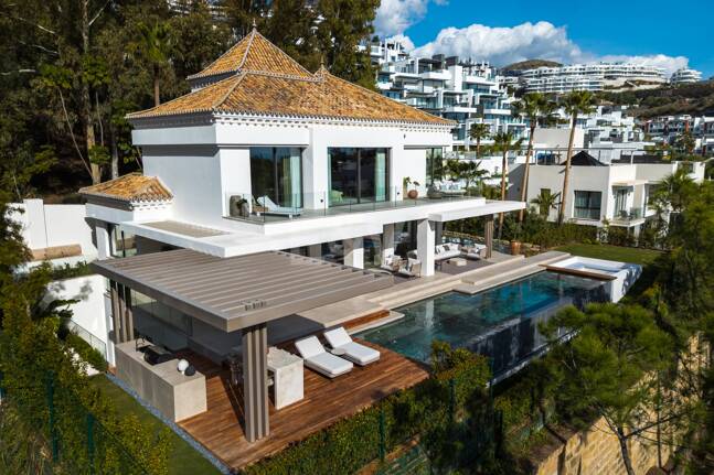 Exceptional ville with panoramic views in El Herrojo, La Quinta