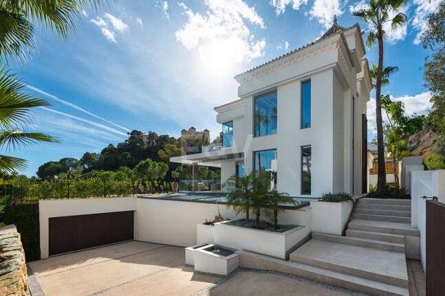 Exceptional ville with panoramic views in El Herrojo, La Quinta