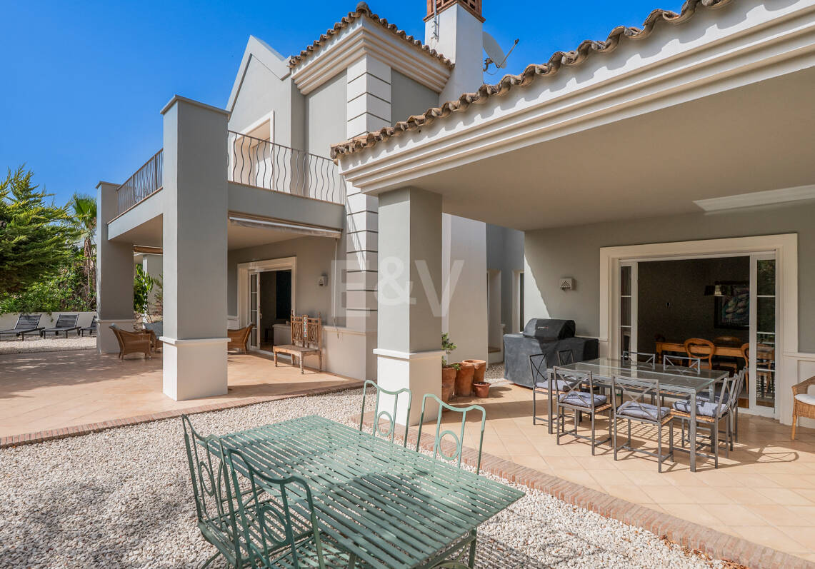 Charmante Familienvilla in La Cerquilla – Raum, Privatsphäre und zeitloses andalusisches Wohnen