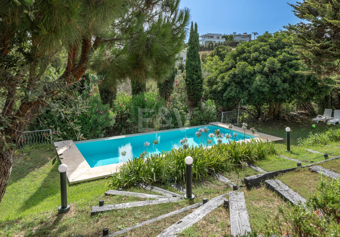 Charmante Familienvilla in La Cerquilla – Raum, Privatsphäre und zeitloses andalusisches Wohnen
