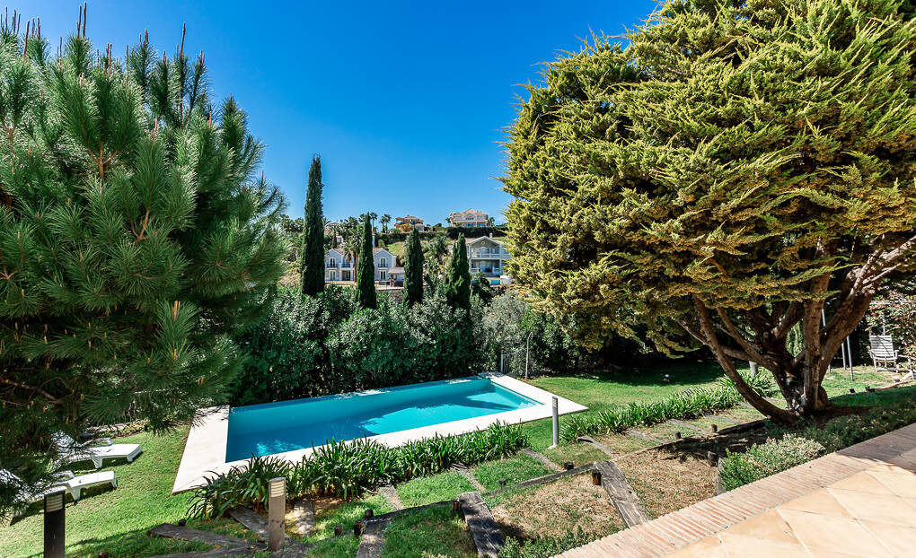 Charming Family Villa in La Cerquilla – Space, Privacy and Timeless Andalusian Living