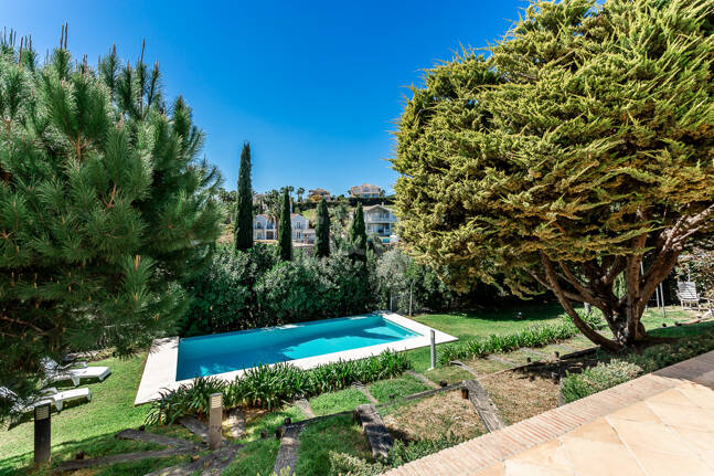 Charming Family Villa in La Cerquilla – Space, Privacy and Timeless Andalusian Living