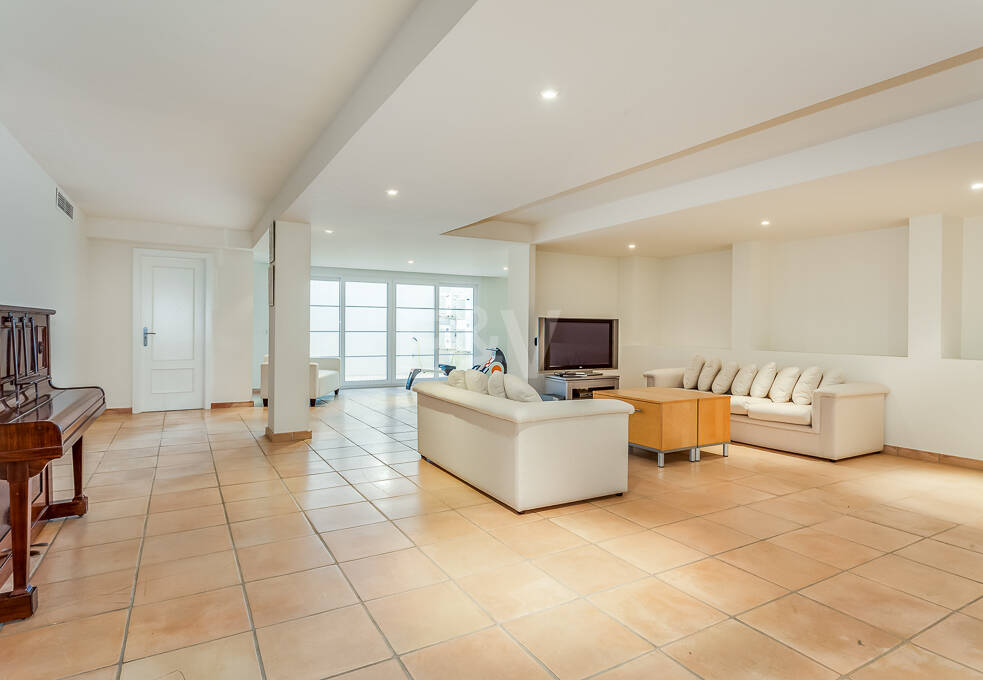 Charming Family Villa in La Cerquilla – Space, Privacy and Timeless Andalusian Living