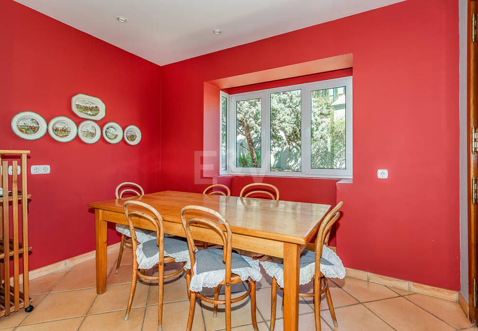 Charming Family Villa in La Cerquilla – Space, Privacy and Timeless Andalusian Living