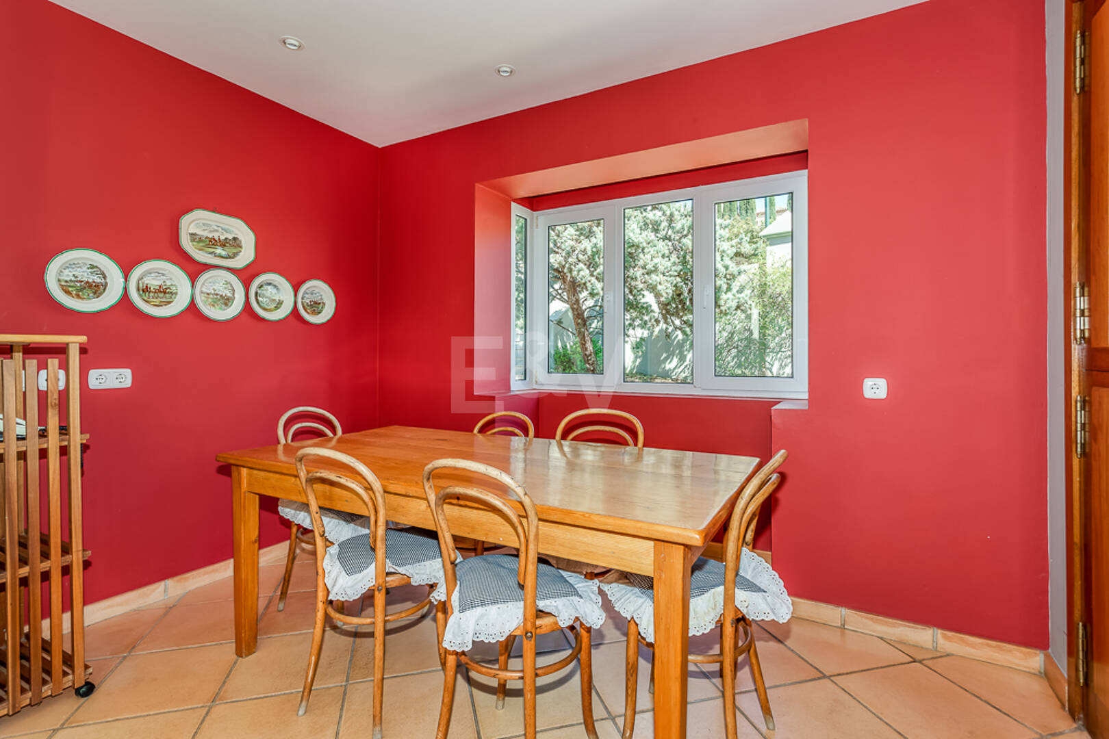 Charming Family Villa in La Cerquilla – Space, Privacy and Timeless Andalusian Living