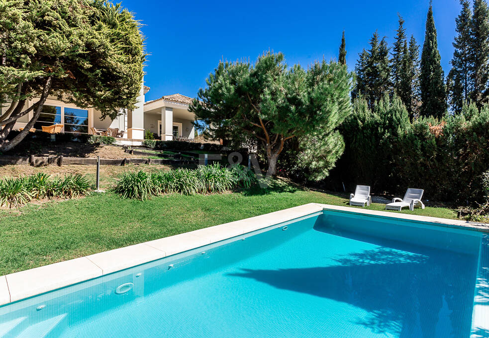 Charming Family Villa in La Cerquilla – Space, Privacy and Timeless Andalusian Living