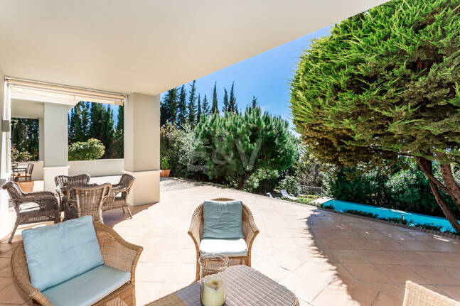 Charming Family Villa in La Cerquilla – Space, Privacy and Timeless Andalusian Living