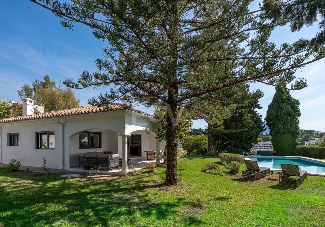 Contemporary Bungalow Villa for Long-Term Rental near La Quinta & San Pedro