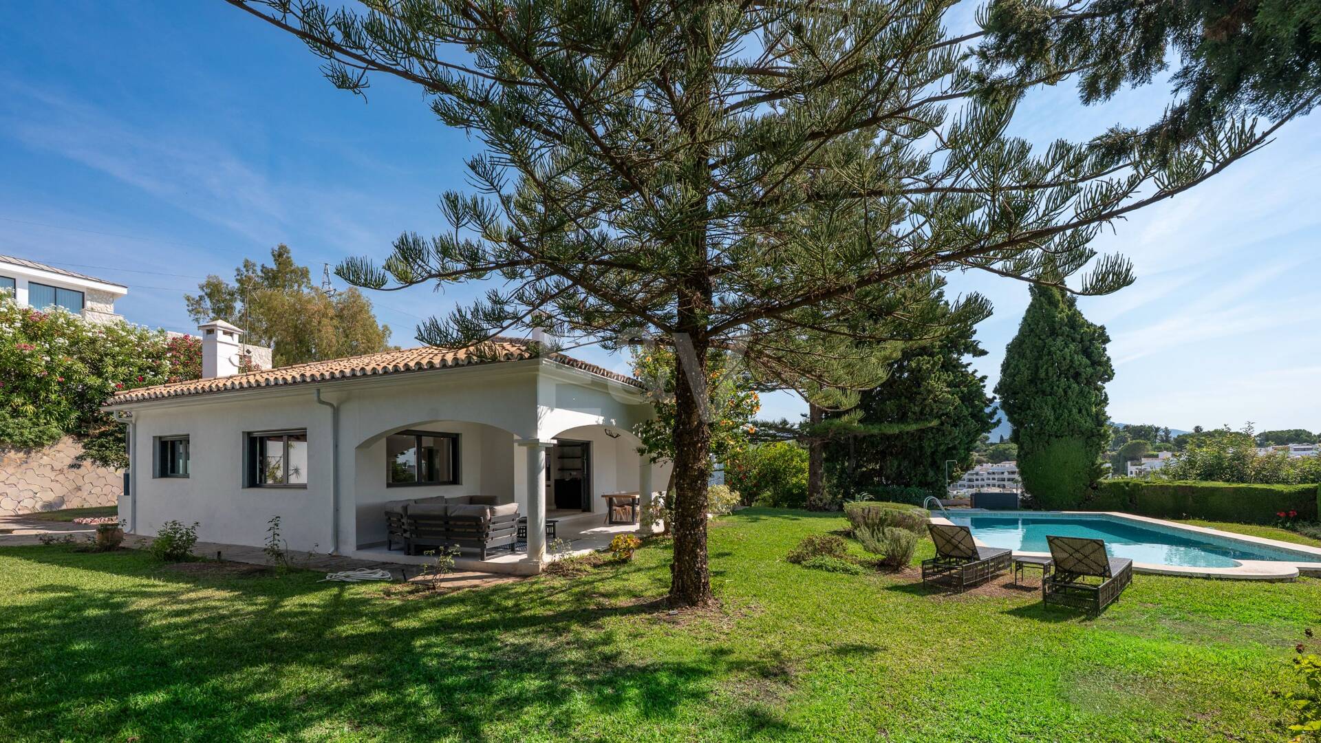 Villa bungalow contemporánea en alquiler a largo plazo cerca de La Quinta y San Pedro