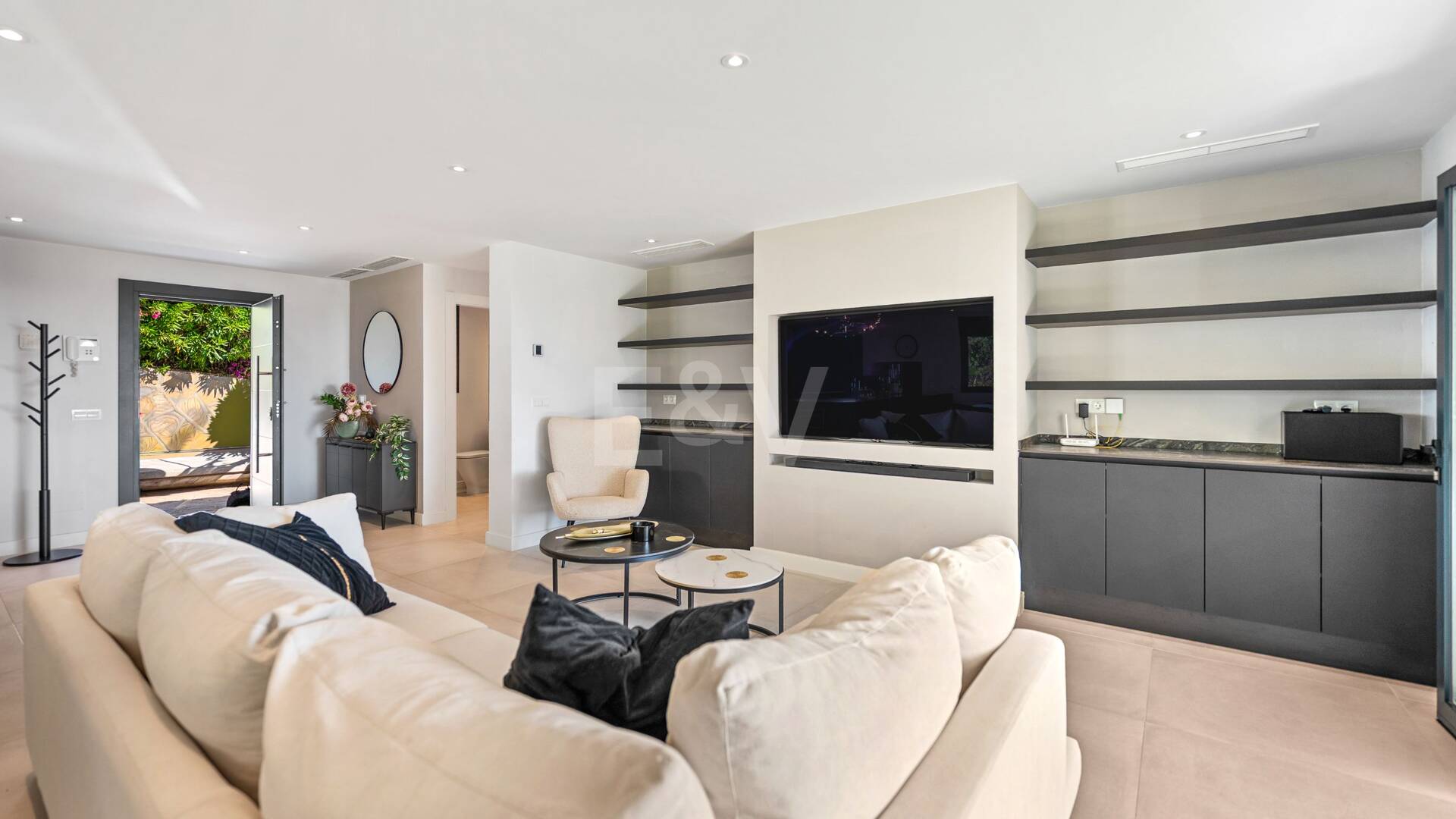 Villa bungalow contemporánea en alquiler a largo plazo cerca de La Quinta y San Pedro