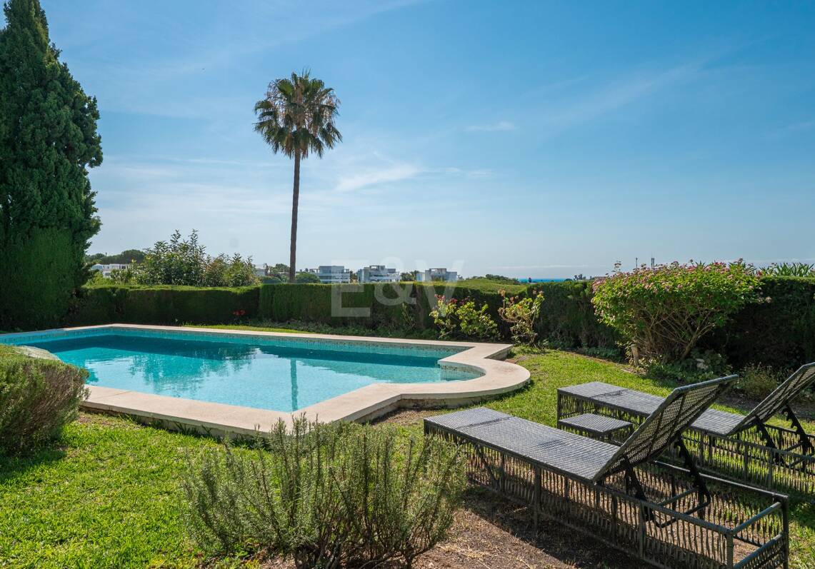 Contemporary Bungalow Villa for Long-Term Rental near La Quinta & San Pedro