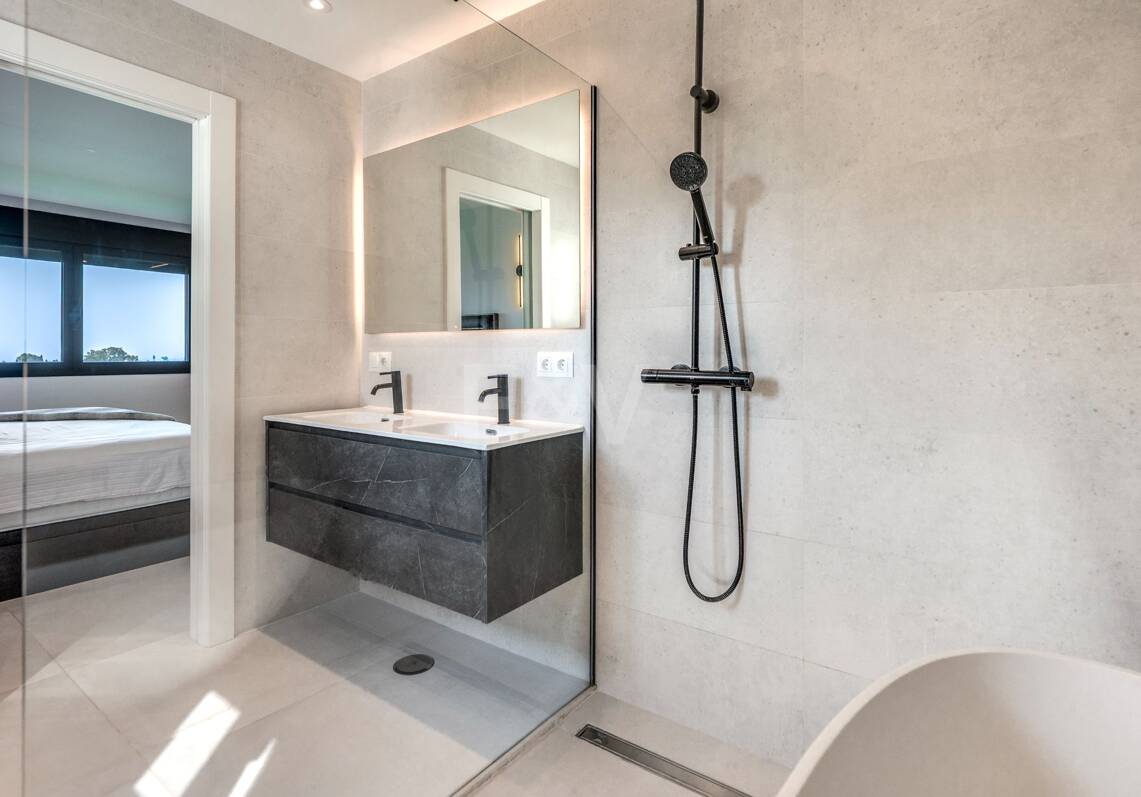 Contemporary Bungalow Villa for Long-Term Rental near La Quinta & San Pedro