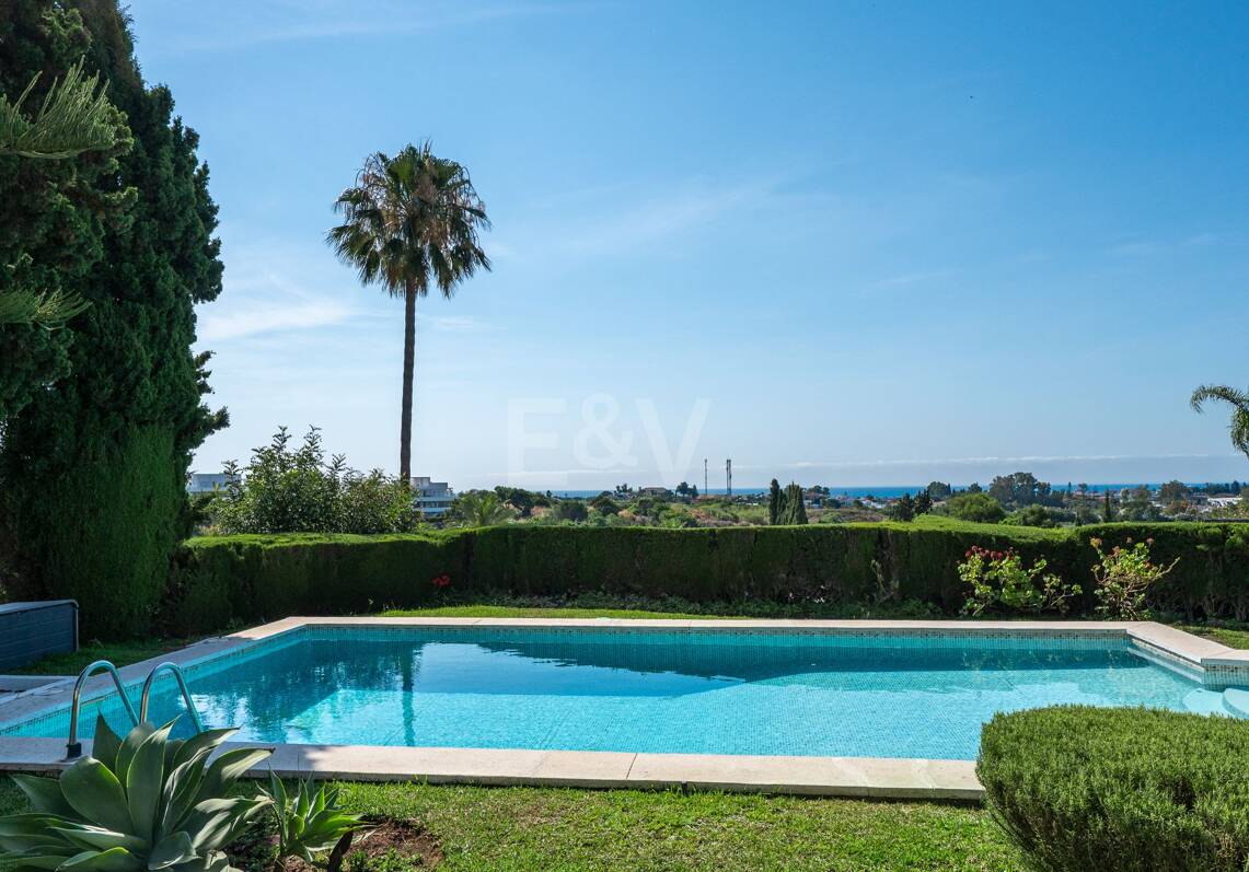 Contemporary Bungalow Villa for Long-Term Rental near La Quinta & San Pedro