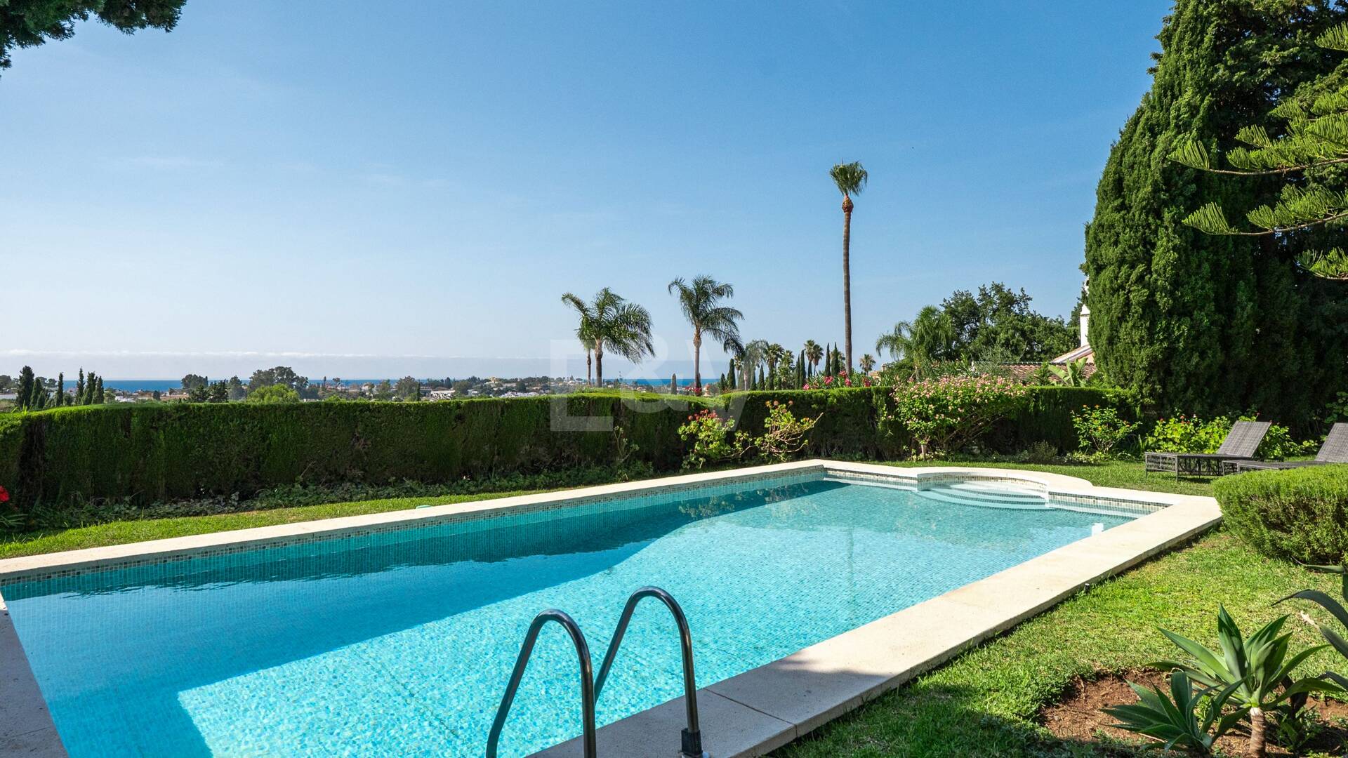 Villa bungalow contemporánea en alquiler a largo plazo cerca de La Quinta y San Pedro