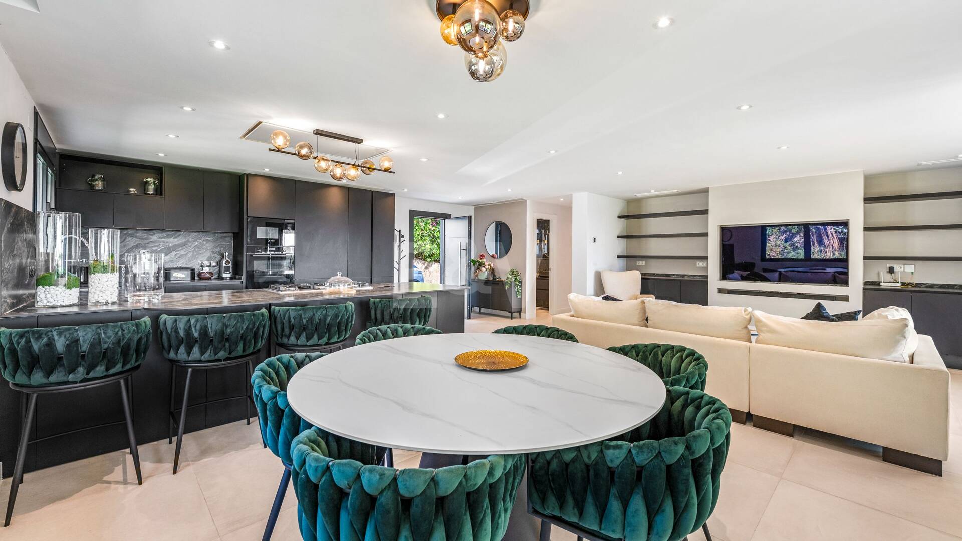 Villa bungalow contemporánea en alquiler a largo plazo cerca de La Quinta y San Pedro