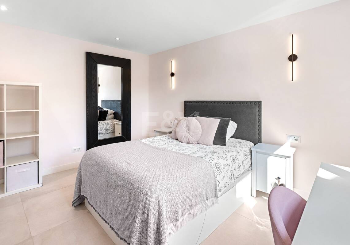 Contemporary Bungalow Villa for Long-Term Rental near La Quinta & San Pedro