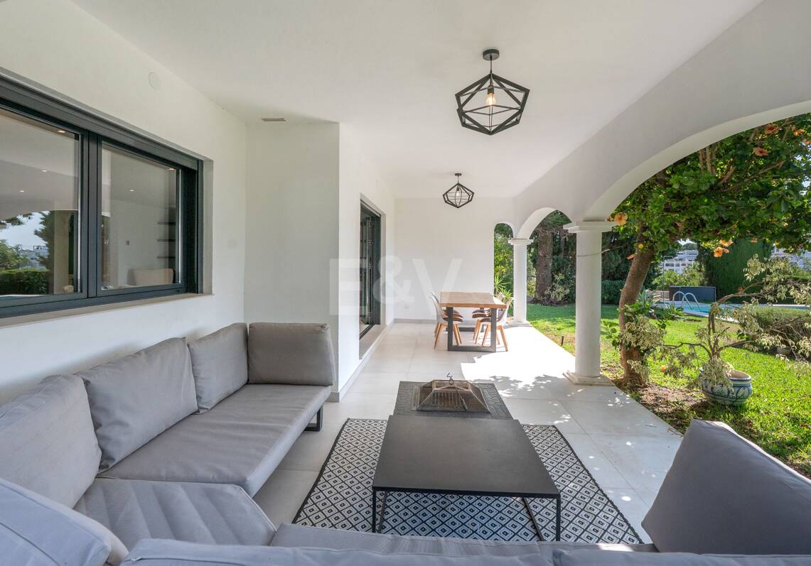 Contemporary Bungalow Villa for Long-Term Rental near La Quinta & San Pedro