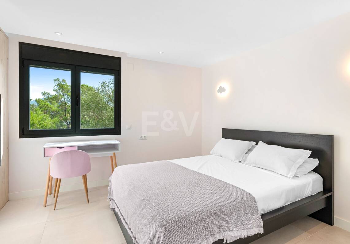 Contemporary Bungalow Villa for Long-Term Rental near La Quinta & San Pedro