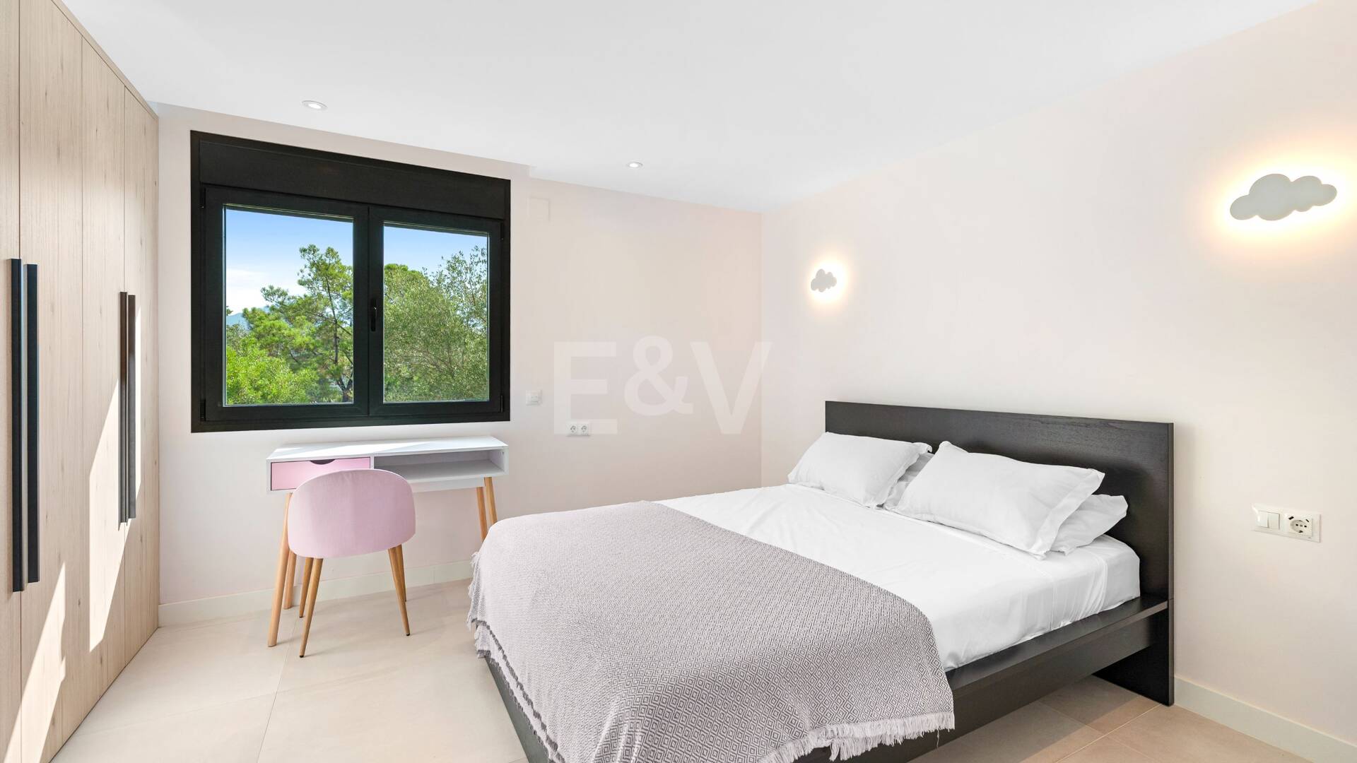 Villa bungalow contemporánea en alquiler a largo plazo cerca de La Quinta y San Pedro