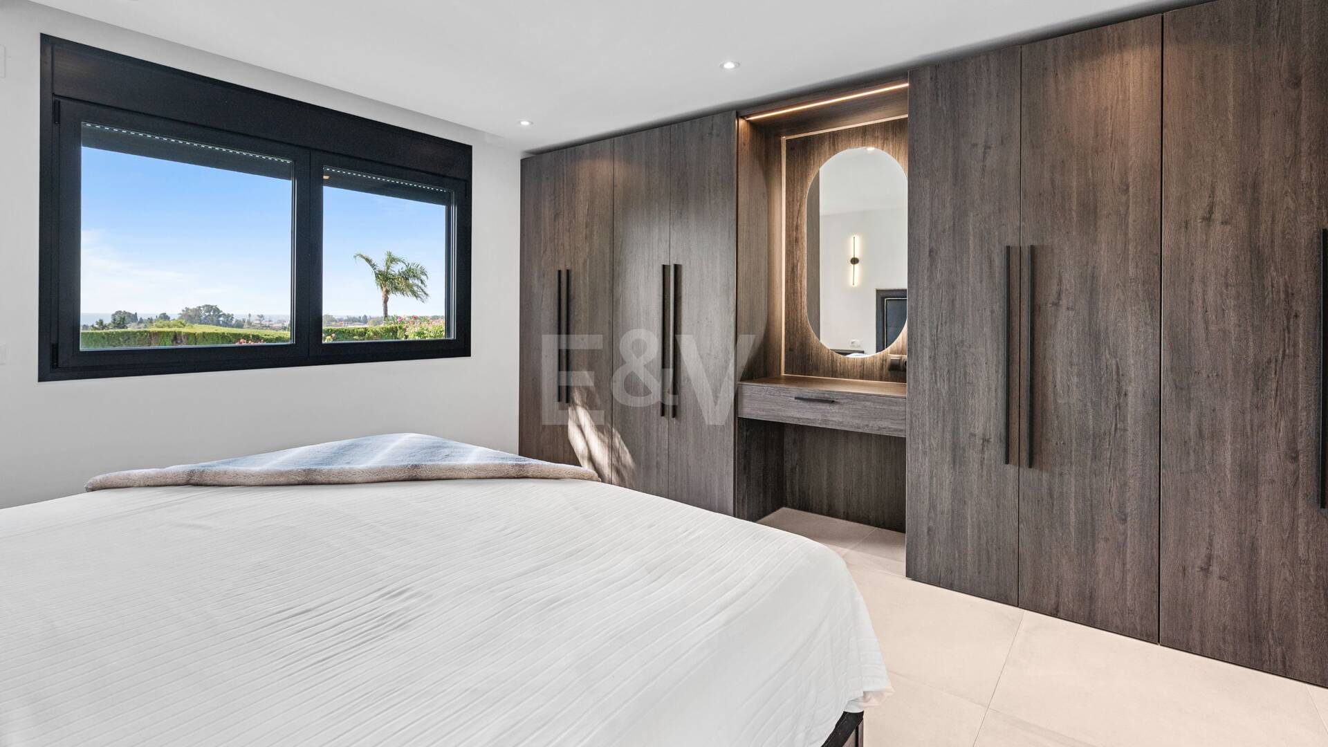 Villa bungalow contemporánea en alquiler a largo plazo cerca de La Quinta y San Pedro
