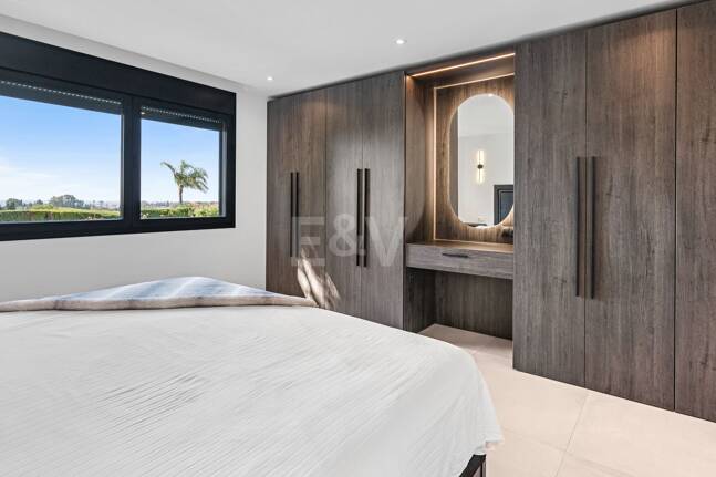 Villa bungalow contemporánea en alquiler a largo plazo cerca de La Quinta y San Pedro