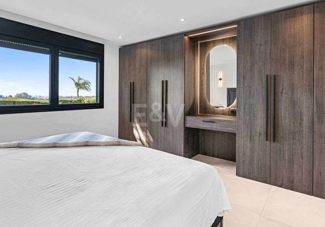 Contemporary Bungalow Villa for Long-Term Rental near La Quinta & San Pedro