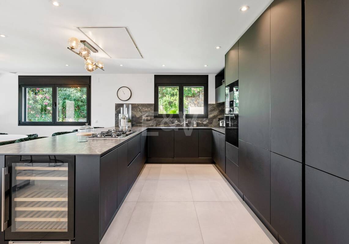 Contemporary Bungalow Villa for Long-Term Rental near La Quinta & San Pedro