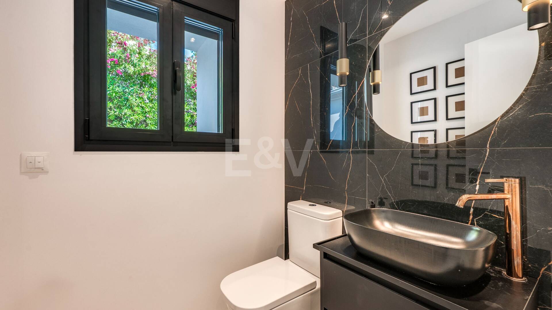 Villa bungalow contemporánea en alquiler a largo plazo cerca de La Quinta y San Pedro