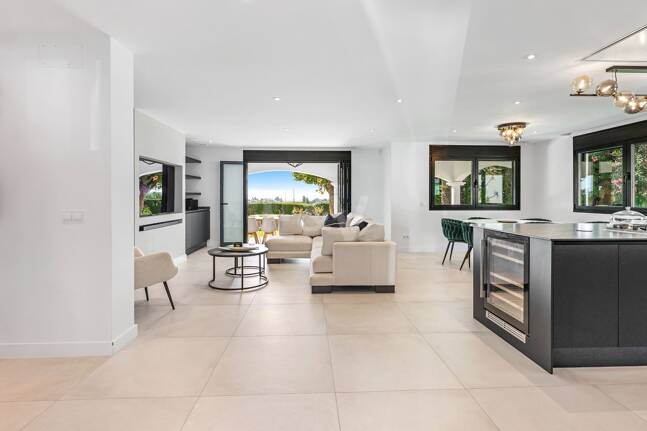 Villa bungalow contemporánea en alquiler a largo plazo cerca de La Quinta y San Pedro