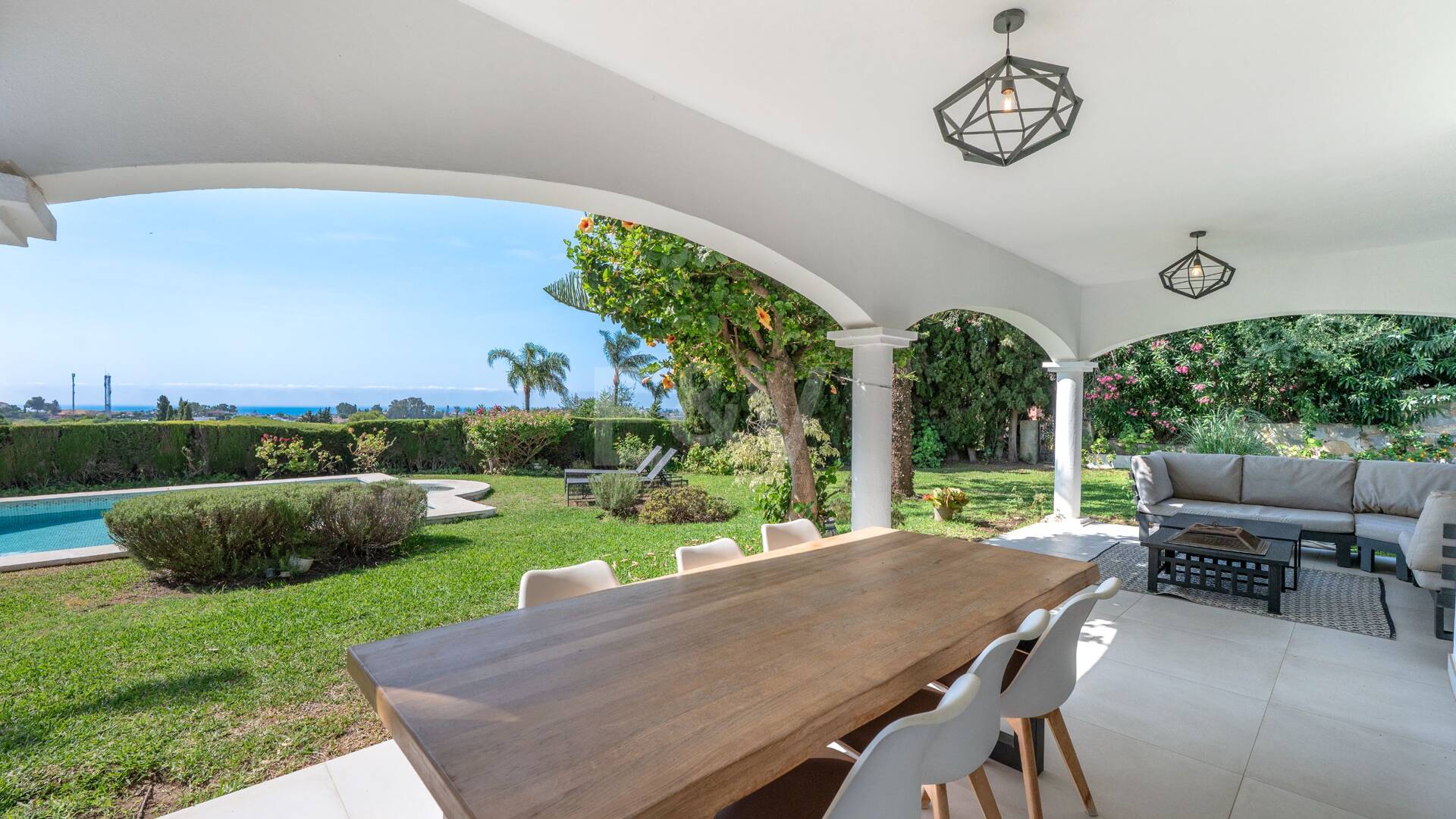 Villa bungalow contemporánea en alquiler a largo plazo cerca de La Quinta y San Pedro