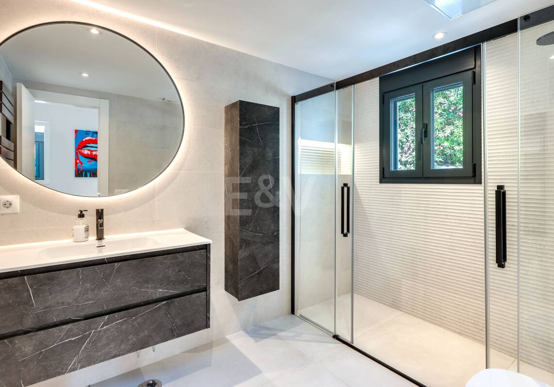 Contemporary Bungalow Villa for Long-Term Rental near La Quinta & San Pedro