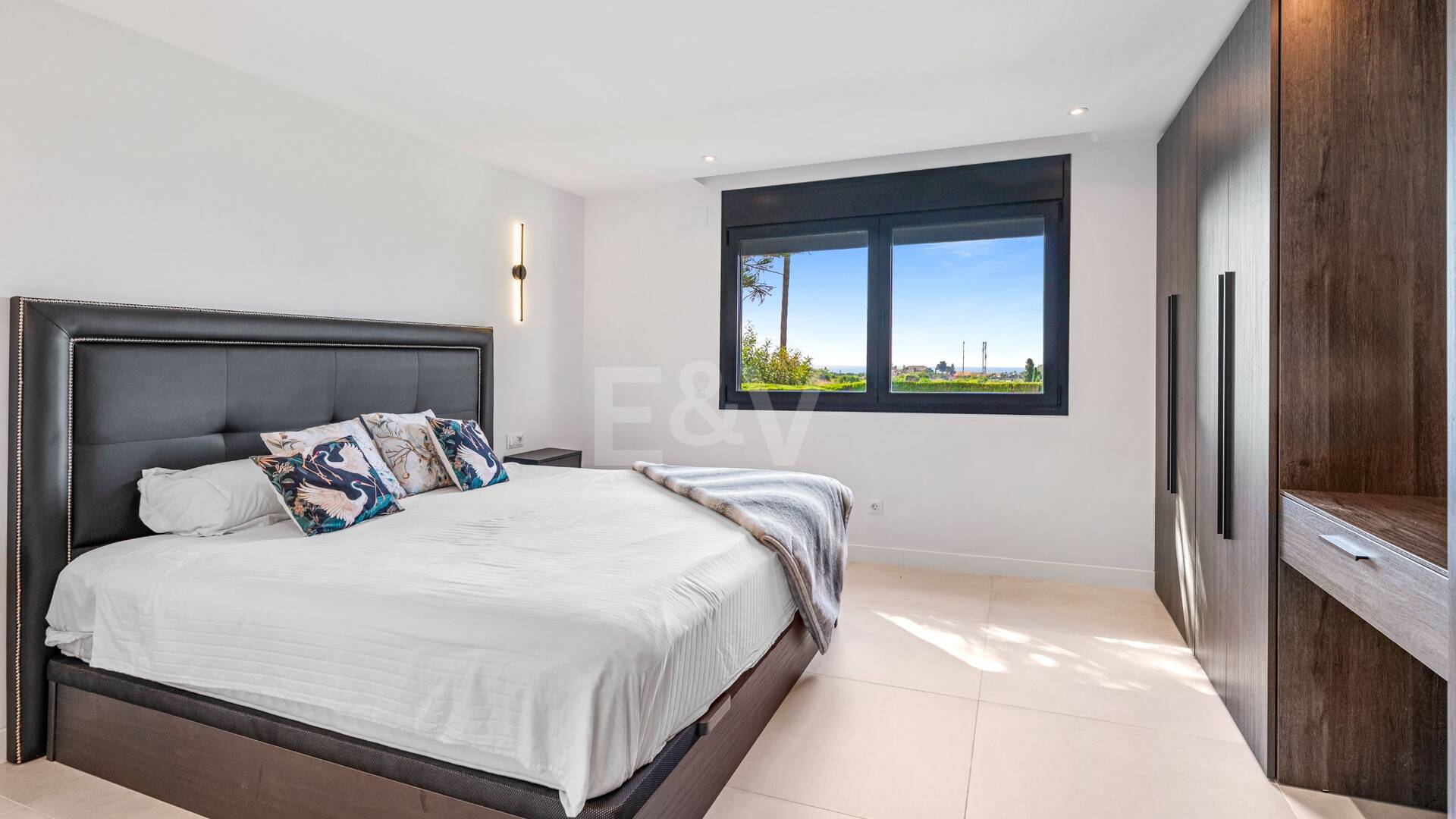 Villa bungalow contemporánea en alquiler a largo plazo cerca de La Quinta y San Pedro