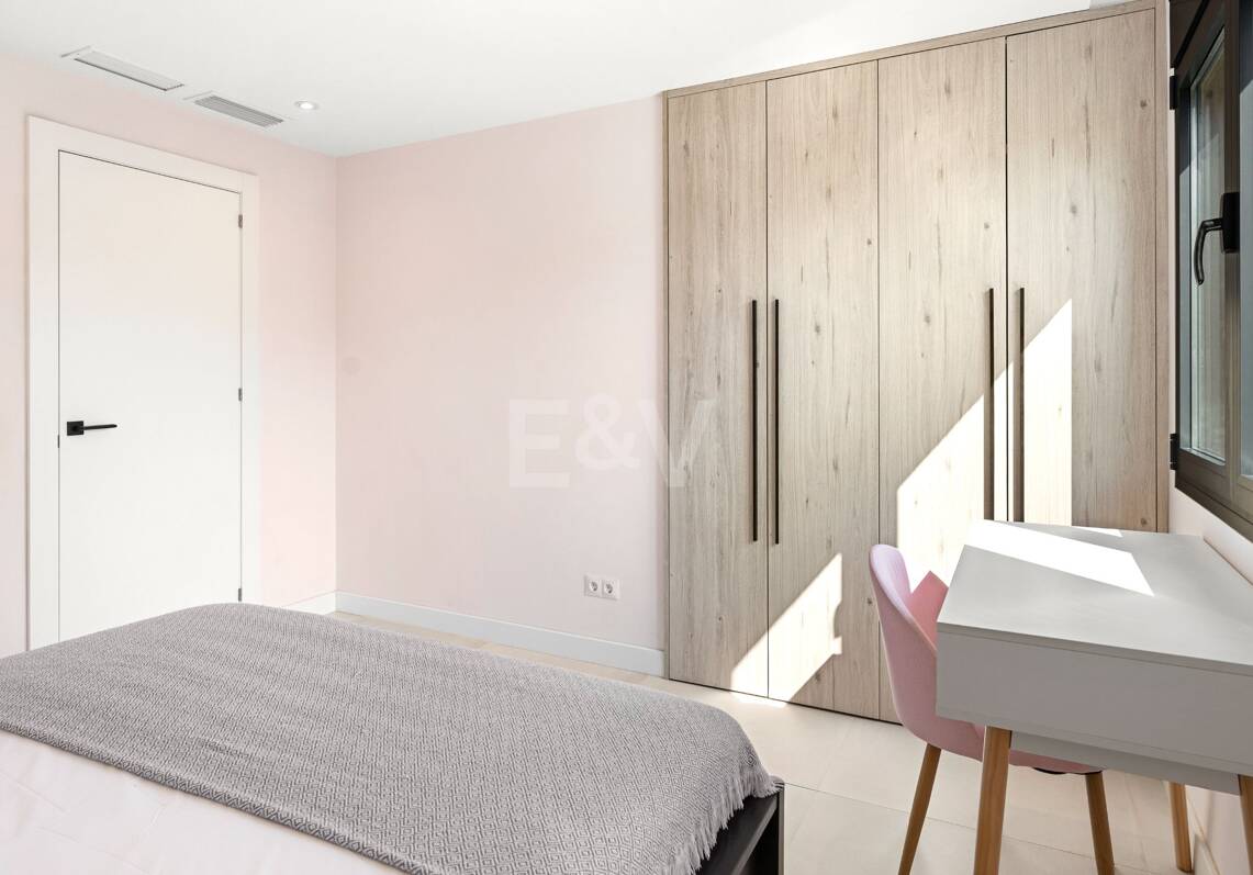 Contemporary Bungalow Villa for Long-Term Rental near La Quinta & San Pedro