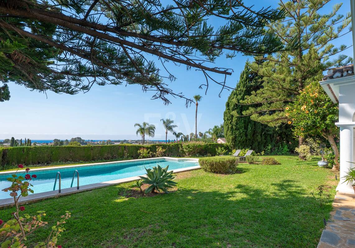 Contemporary Bungalow Villa for Long-Term Rental near La Quinta & San Pedro