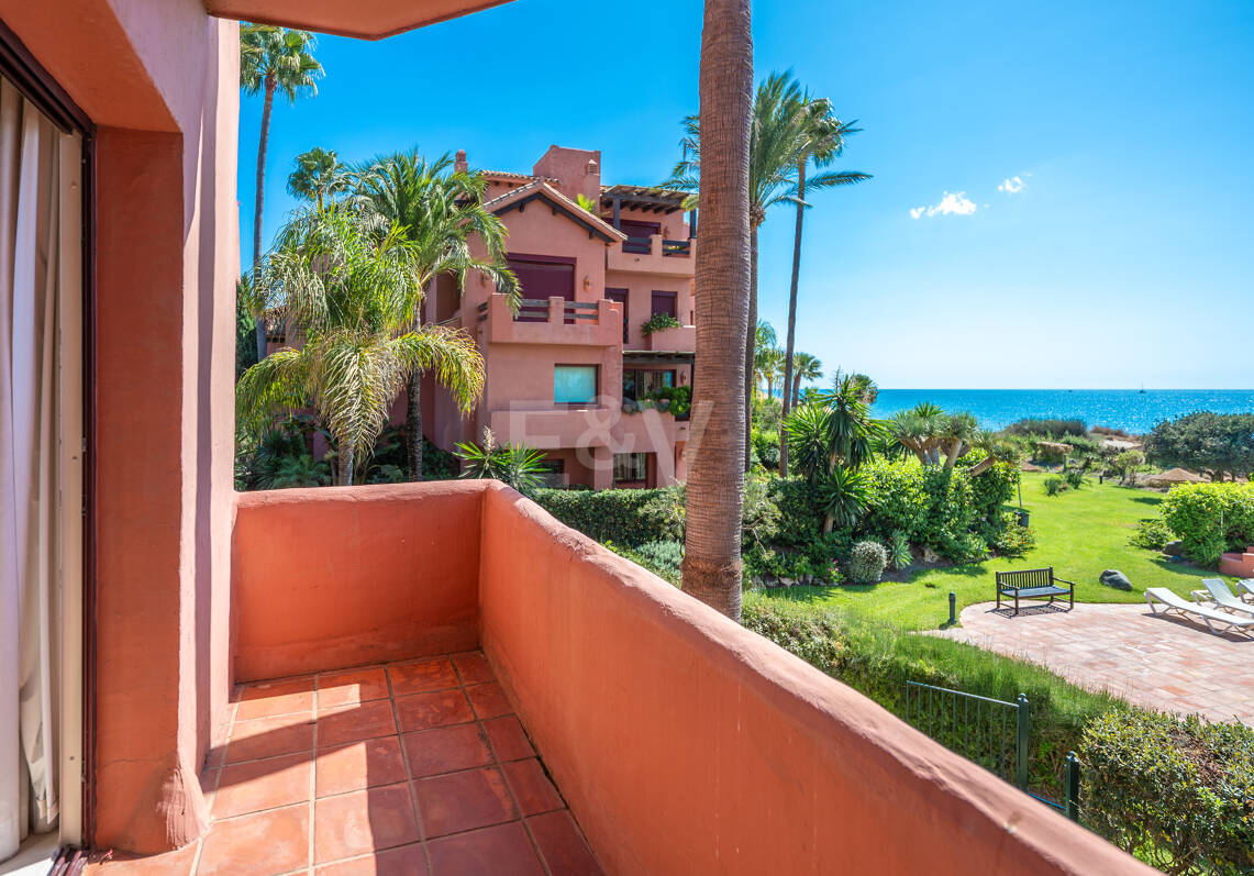 Apartament na parterze do wynajęcia w Alicate Playa, Marbella Wschodnia