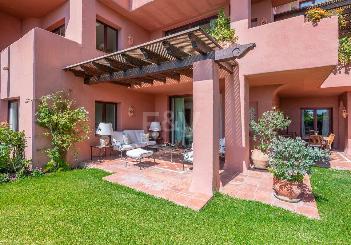 Apartament na parterze do wynajęcia w Alicate Playa, Marbella Wschodnia
