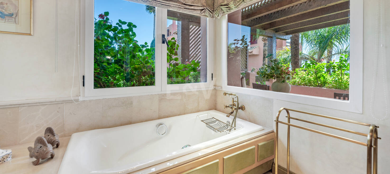 Appartement rez de chaussée à louer en Marbella Golden Mile, Marbella (Toutes les zones)