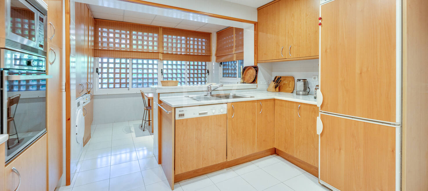 Appartement rez de chaussée à louer en Marbella Golden Mile, Marbella (Toutes les zones)